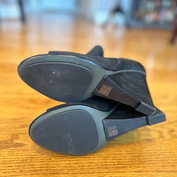 Pelle Moda Black Wedge Booties - Picture 8 of 8